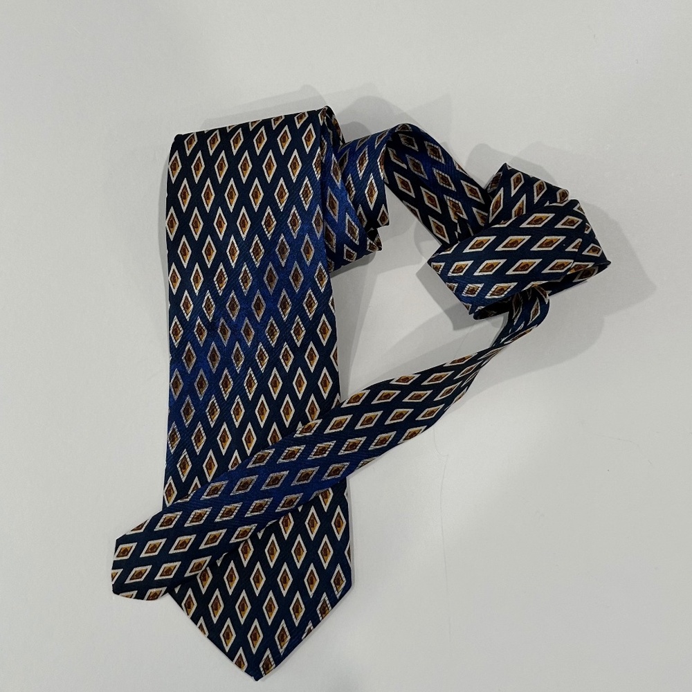 Men's ROBERT TALBOTT classic neck tie.
